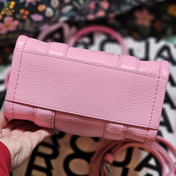 Marc Jacobs leather mini Tote Bag in Fluro Pink! 🩷 - Picture 9 of 10